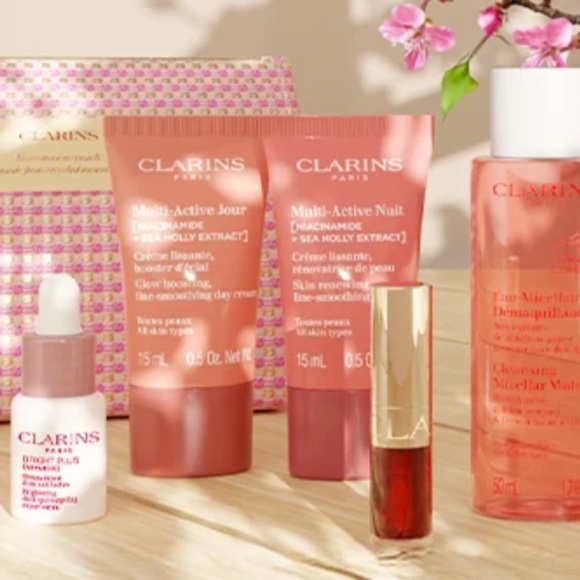 🌸 Free with purchase 100 $ and more 🌷 Clarins Spring refresh kit - Picture 1 of 3